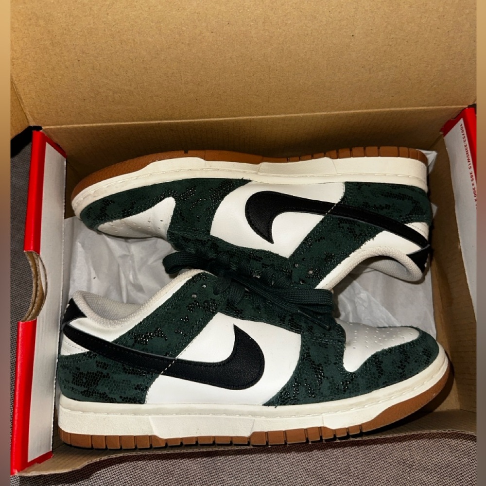 Nike Dunk Low 'Green Snake’ - Size 7 Womens - Picture 2 of 8
